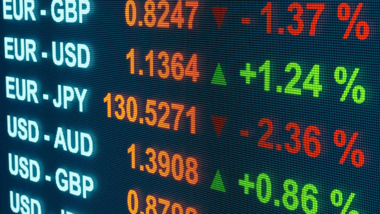 trading screen showing different currency pairs